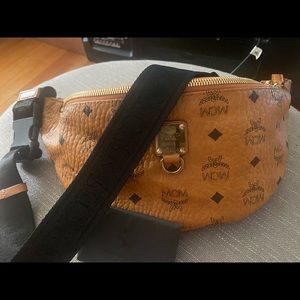 MCM FANNY PACK!!! 100%AUTHENTIC
